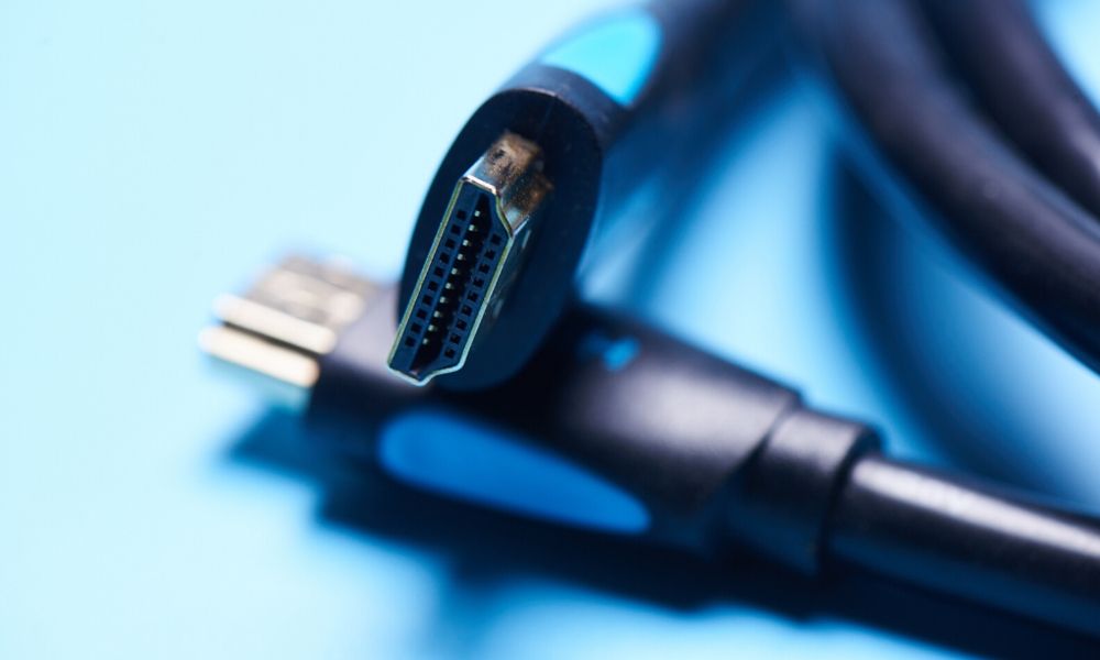 کابل HDMI یکی از تجهیزات مورد نیاز برای لایو استریم می باشد.